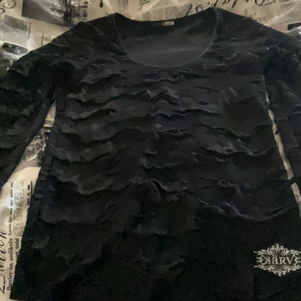 Long sleeve scoop neck blouse
